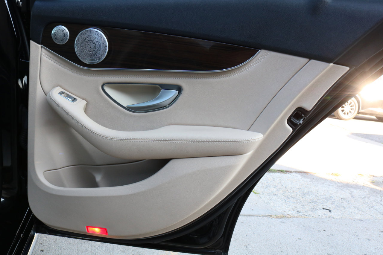 Used 2015 Mercedes-Benz C 300 4MATIC Sedan image 34