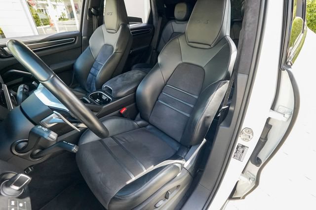 Used 2022 Porsche Cayenne GTS AWD/4WD image 59