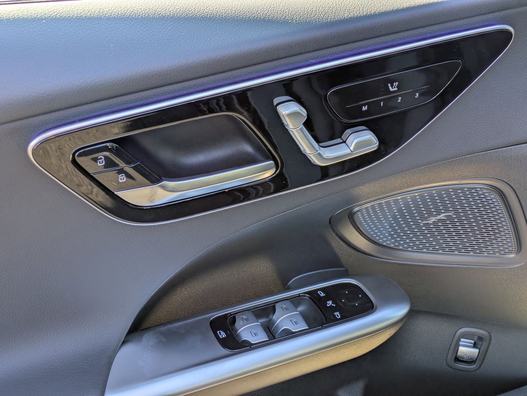 Used 2025 Mercedes-Benz C 300 4MATIC Sedan image 15