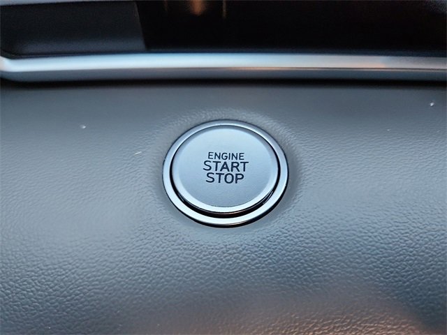 Used 2025 Hyundai Elantra Sport image 19