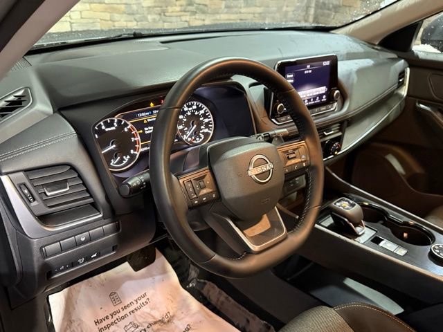 Certified 2025 Nissan Rogue SV image 13