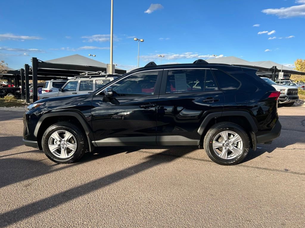 Used 2025 Toyota RAV4 XLE w/ Convenience Package image 5