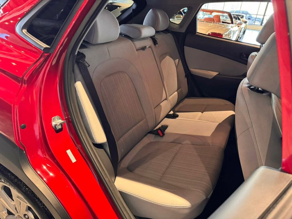 Used 2022 Hyundai Kona SEL image 23