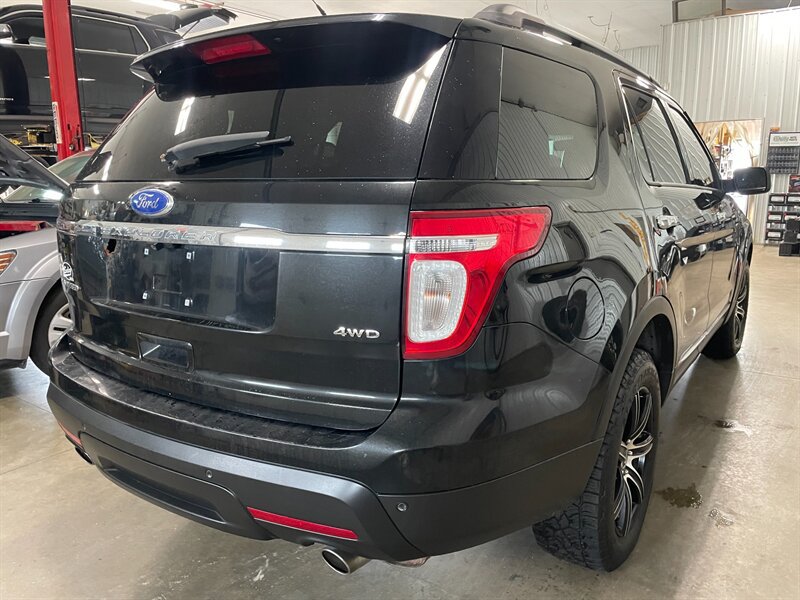 Used 2011 Ford Explorer Limited w/ Technology Pkg AWD/4WD image 6
