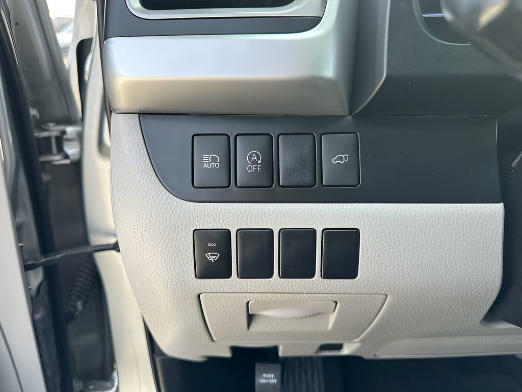 Used 2018 Toyota Highlander XLE image 17