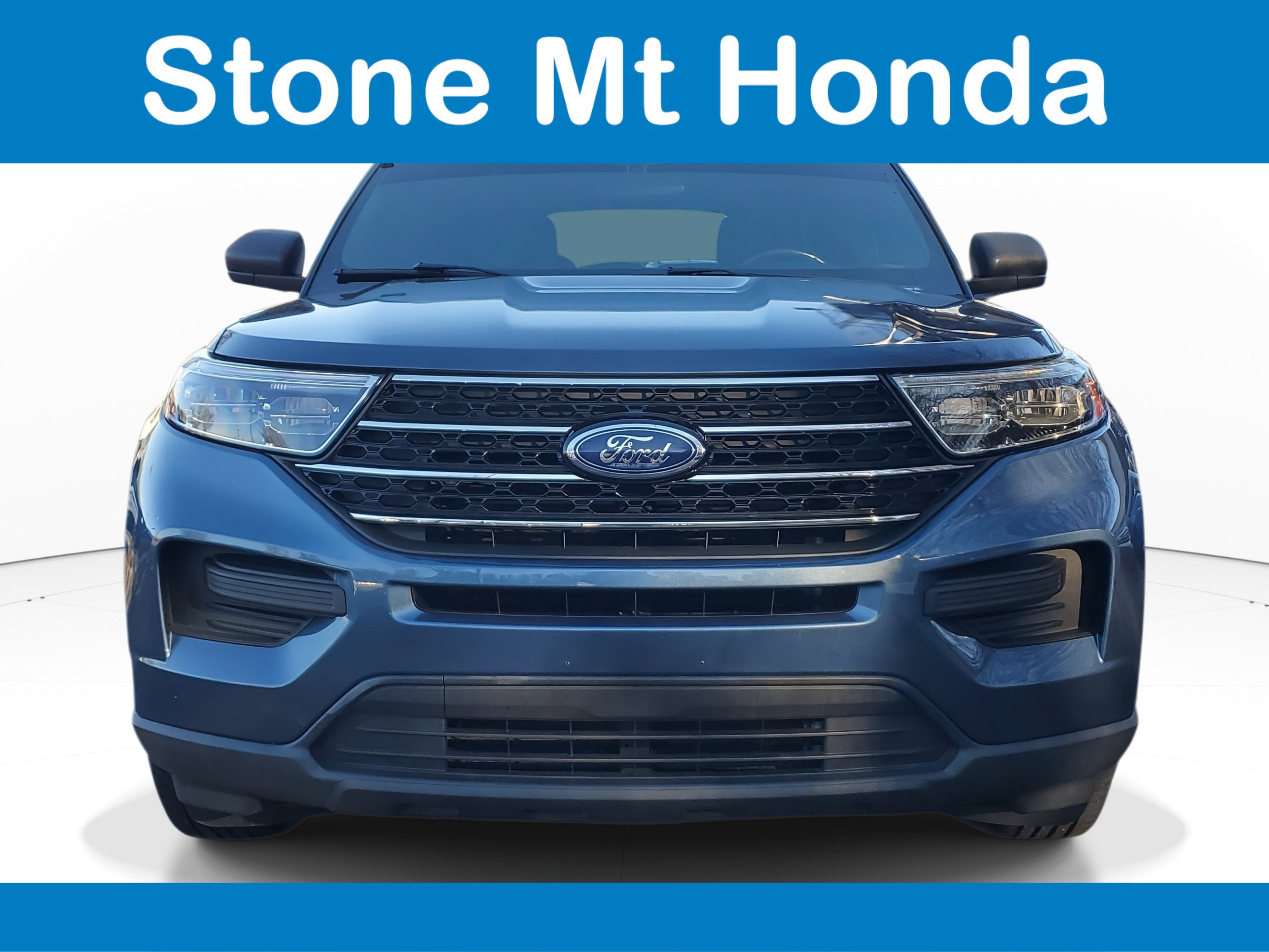 Used 2020 Ford Explorer XLT w/ Comfort Package image 2