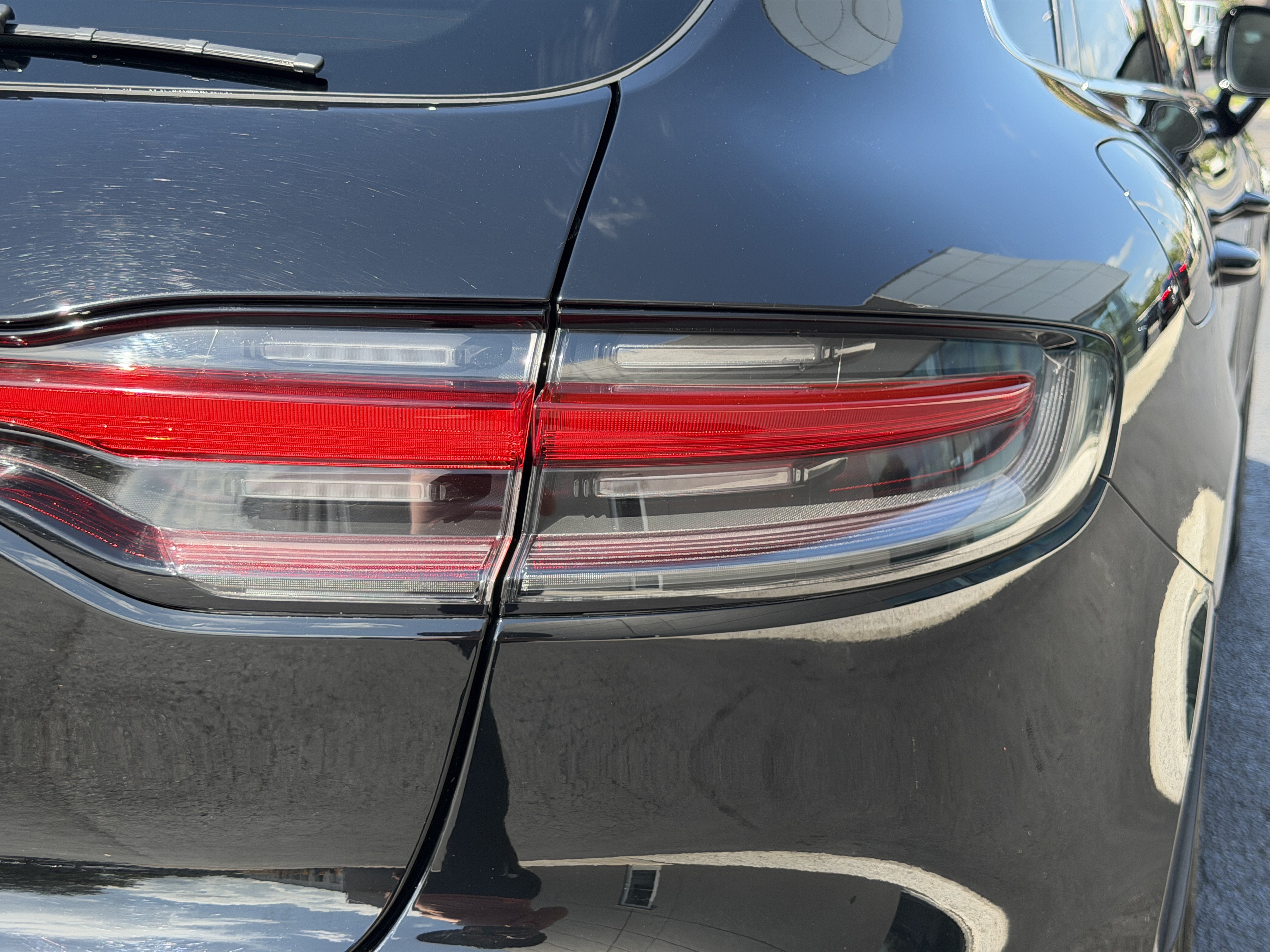 Certified 2024 Porsche Macan AWD/4WD image 13