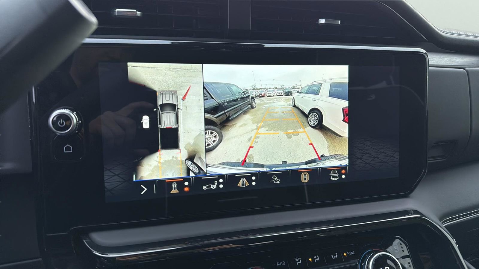 Used 2025 GMC Sierra 2500 AT4X image 19