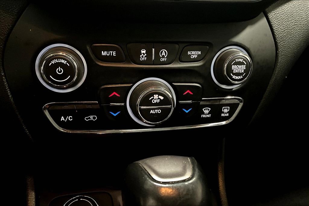 Used 2022 Jeep Cherokee Limited image 15