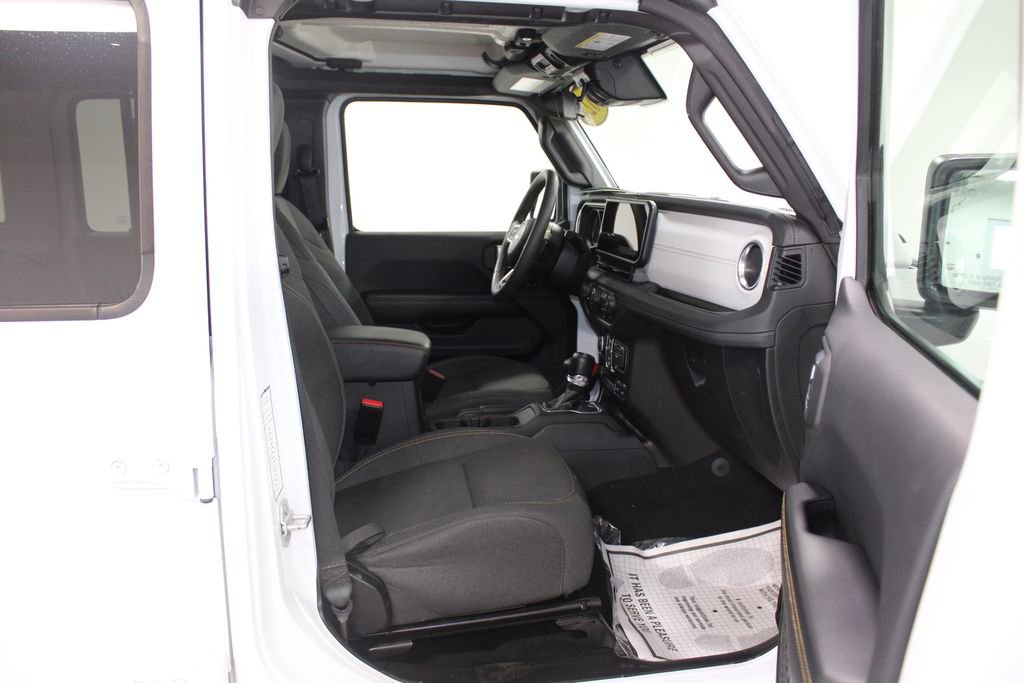 Used 2024 Jeep Wrangler Sahara image 29