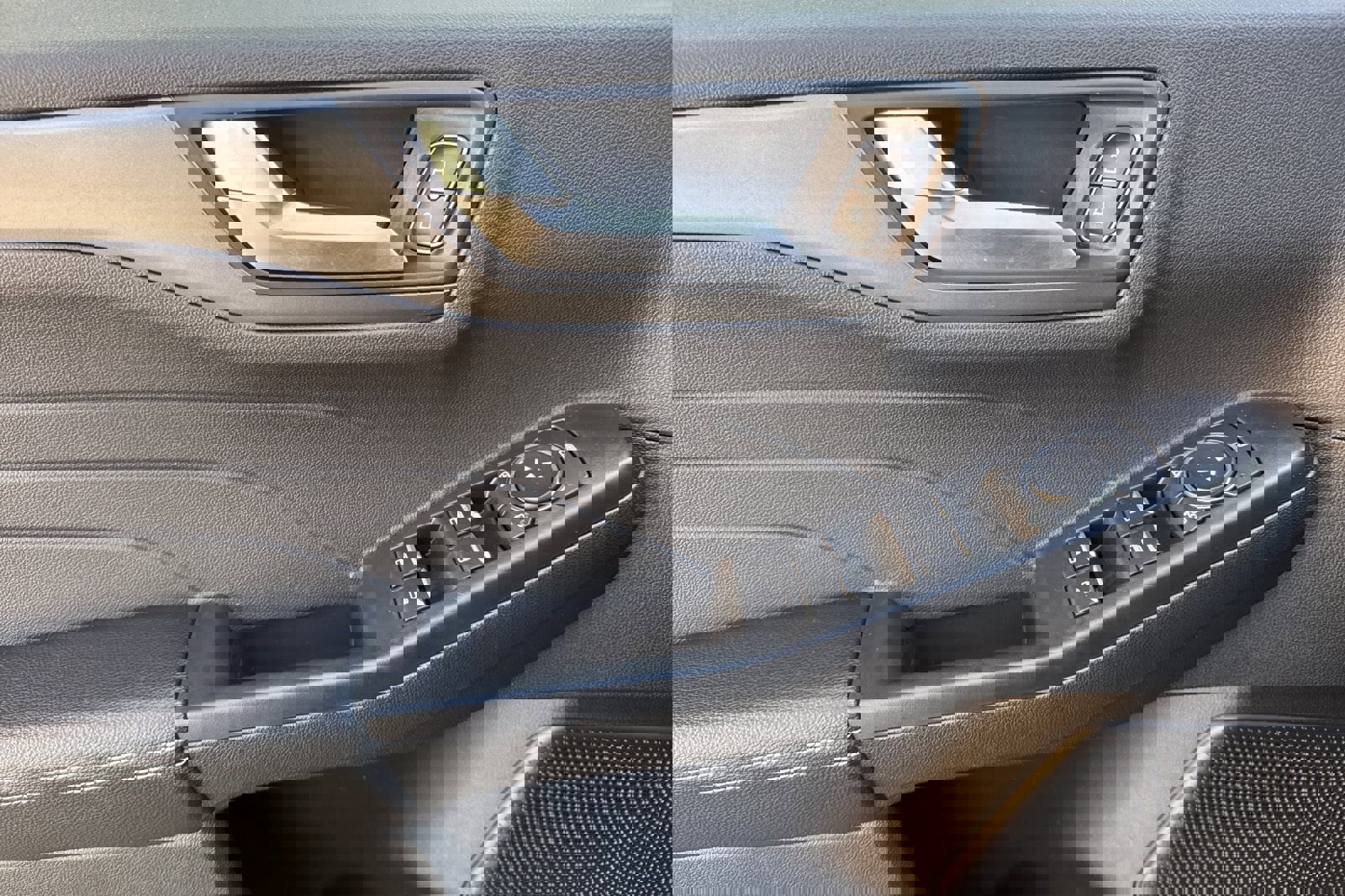 Certified 2025 Ford Escape SE image 12