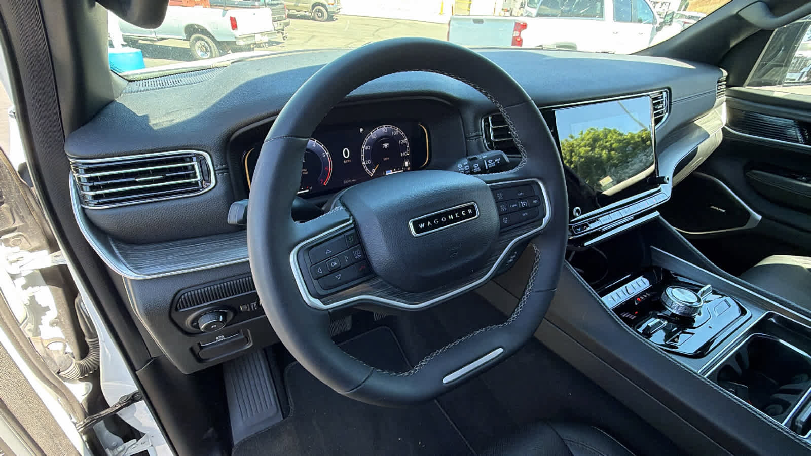 Used 2023 Jeep Wagoneer Series III w/ Preferred Equipment Group AWD/4WD image 10