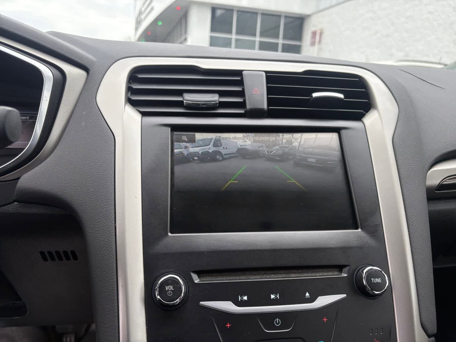 Used 2015 Ford Fusion SE w/ Equipment Group 202A FWD image 23