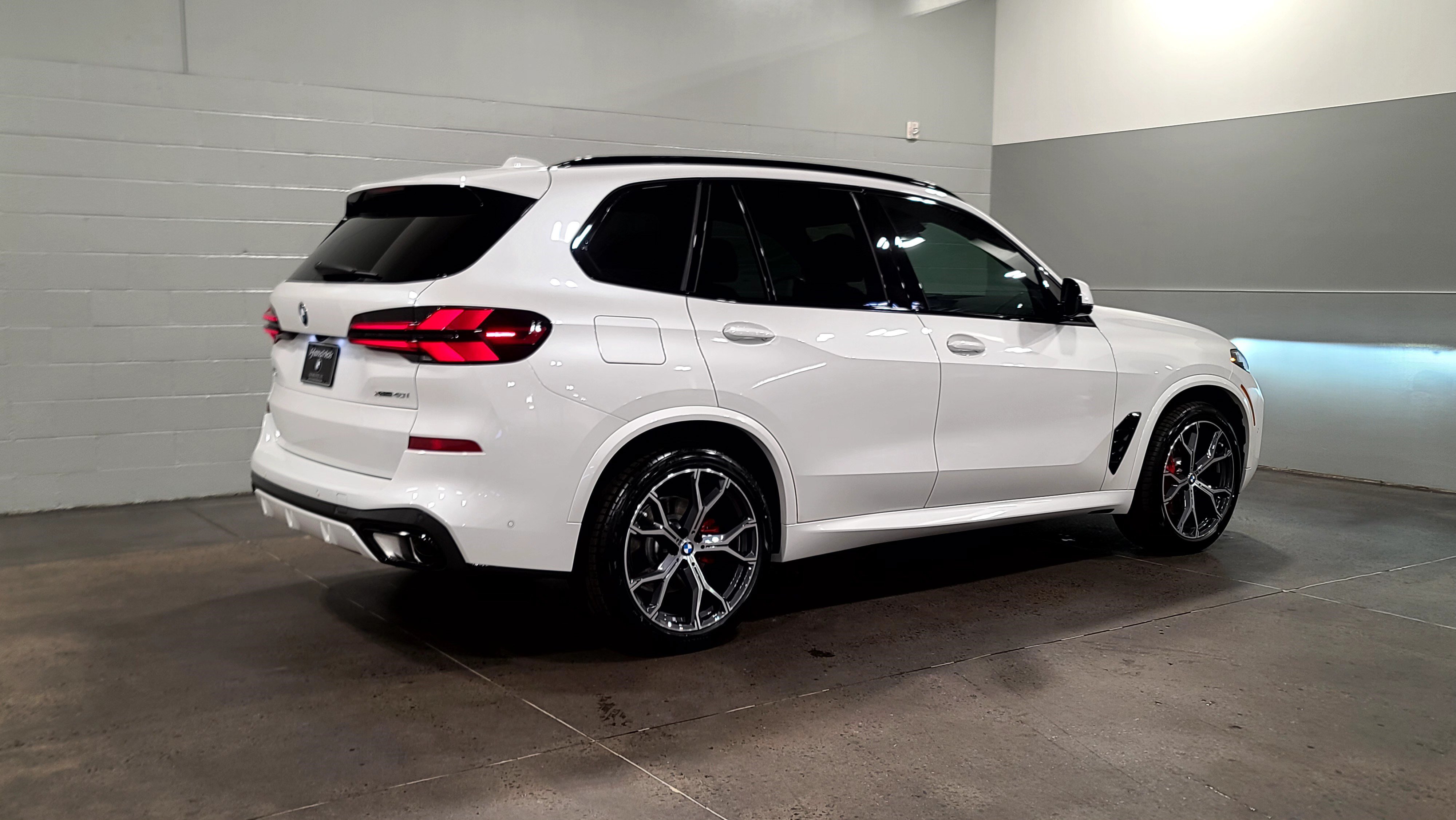 Used 2026 BMW X5 xDrive40i w/ M Sport Package AWD/4WD image 8