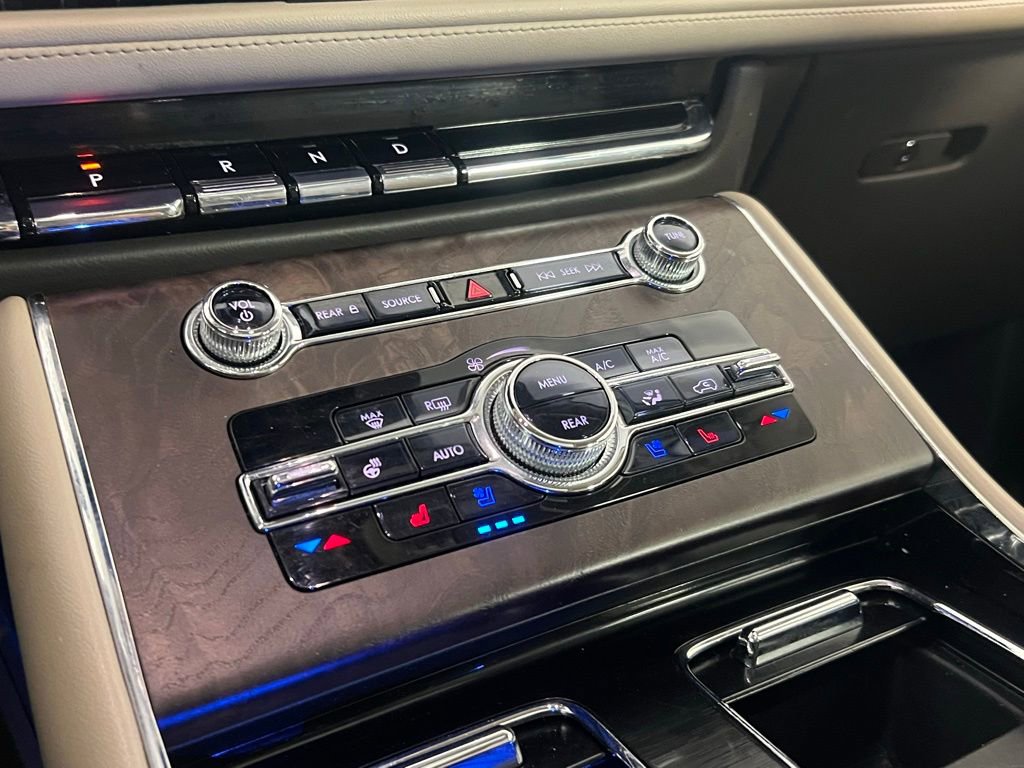 Used 2023 Lincoln Aviator Reserve w/ Equipment Group 201A image 23