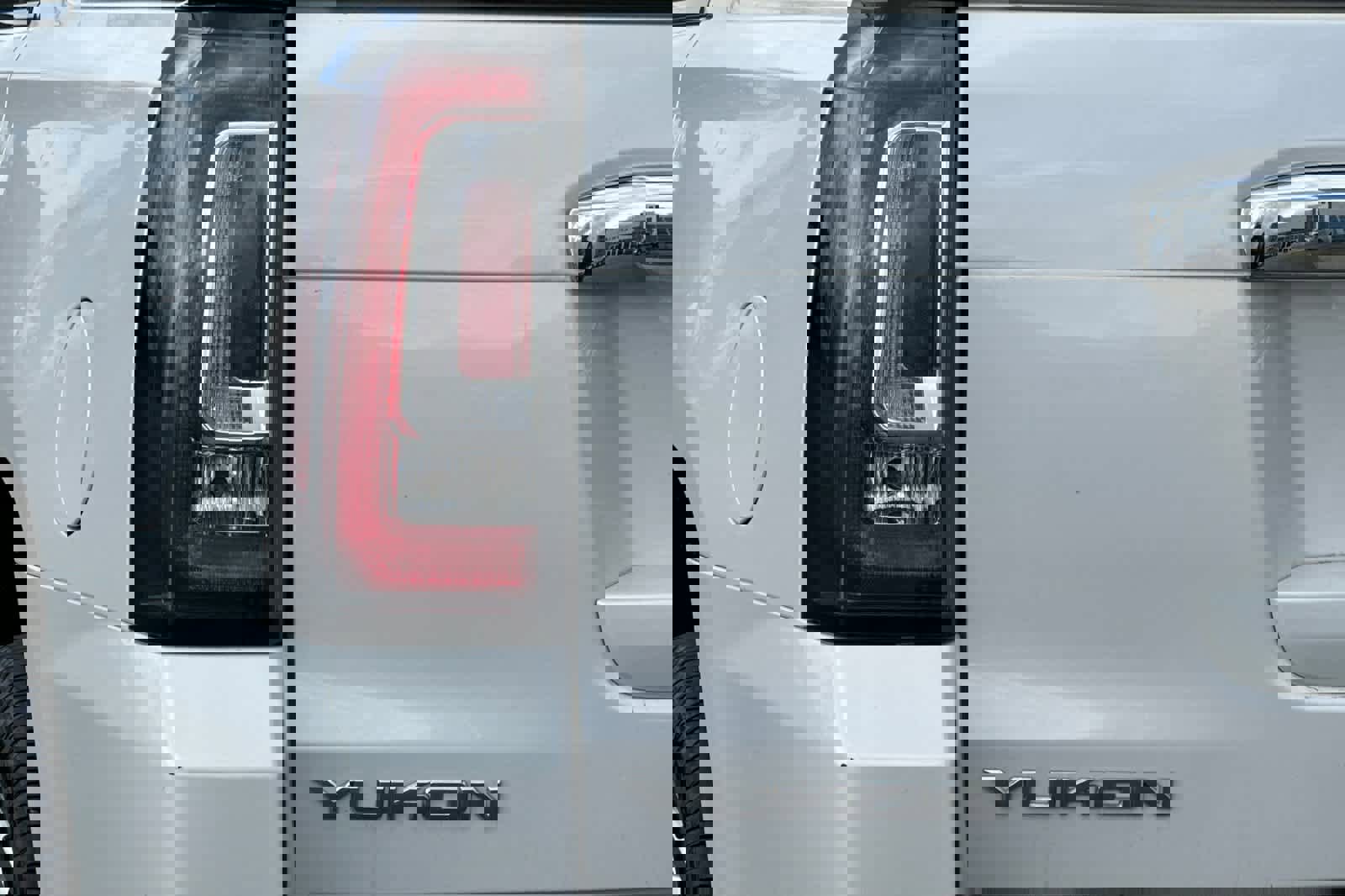 Used 2020 GMC Yukon Denali w/ Open Road Package image 30