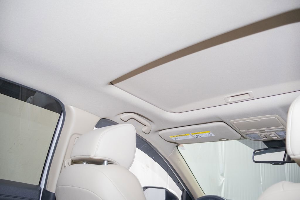 Used 2022 Honda CR-V Touring image 17