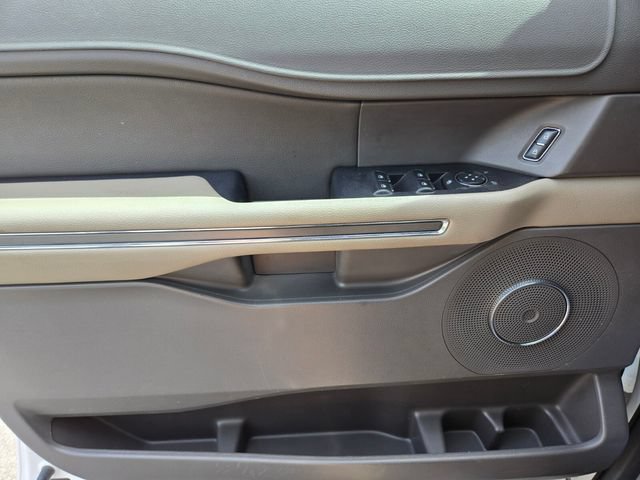 Used 2018 Ford Expedition XLT w/ Equipment Group 201A AWD/4WD image 33