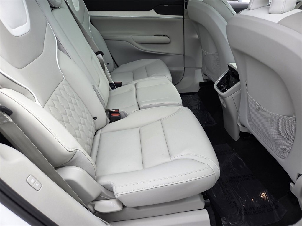 New 2025 Volvo EX90 Ultra w/ Protection Package Premier image 17