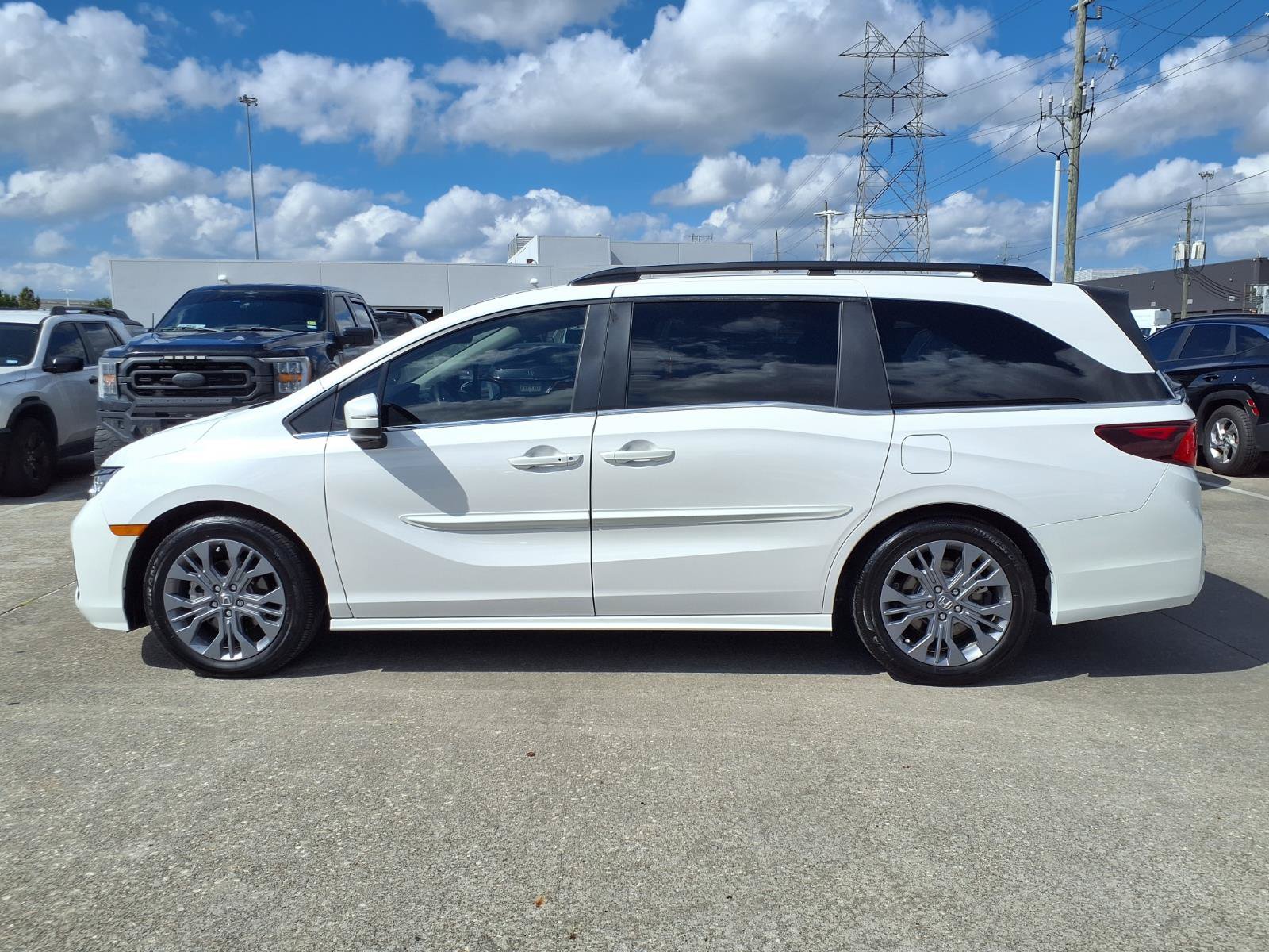 Used 2026 Honda Odyssey Touring image 4