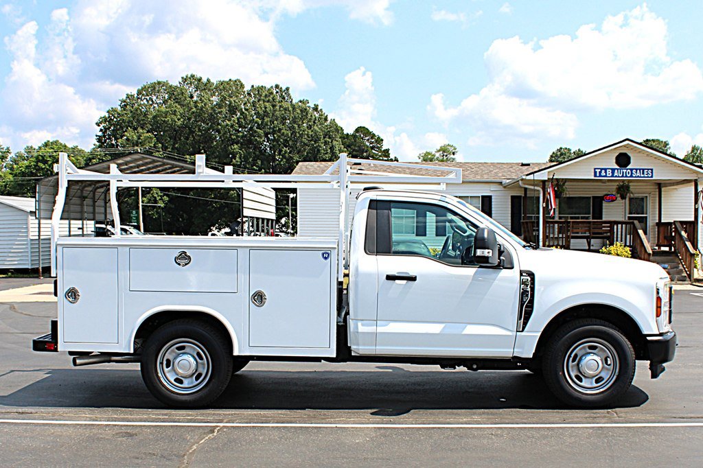Used 2025 Ford F350 XL w/ XL Driver Assist Package RWD image 9