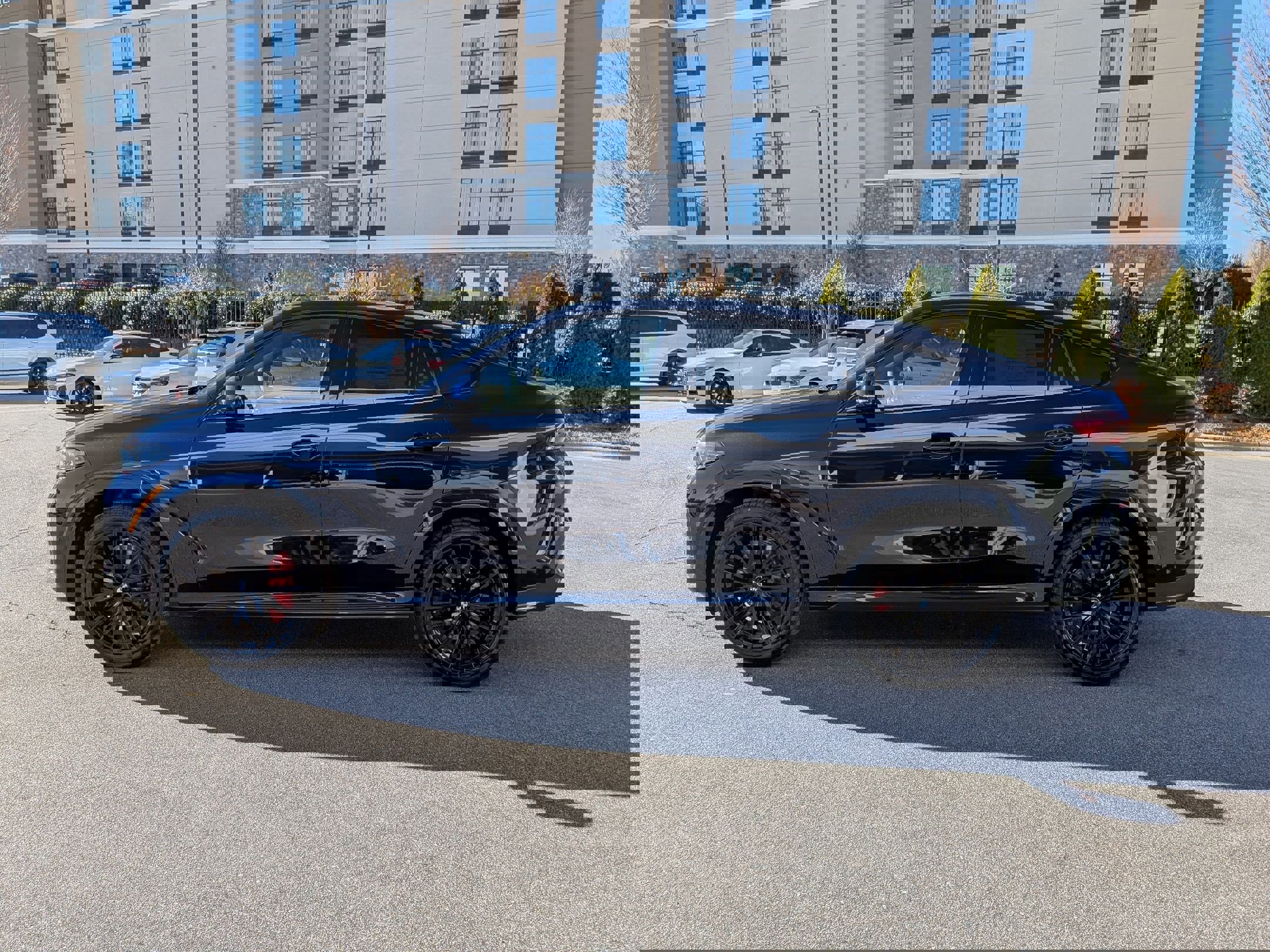 New 2026 BMW X6 xDrive40i w/ Climate Comfort Package image 6