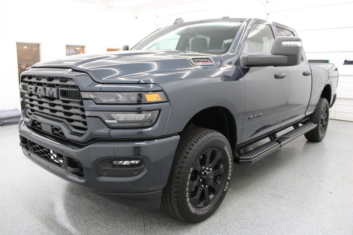 Used 2025 RAM 2500 Big Horn AWD/4WD image 3