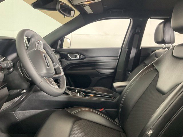 Used 2023 Jeep Compass Latitude AWD/4WD image 28