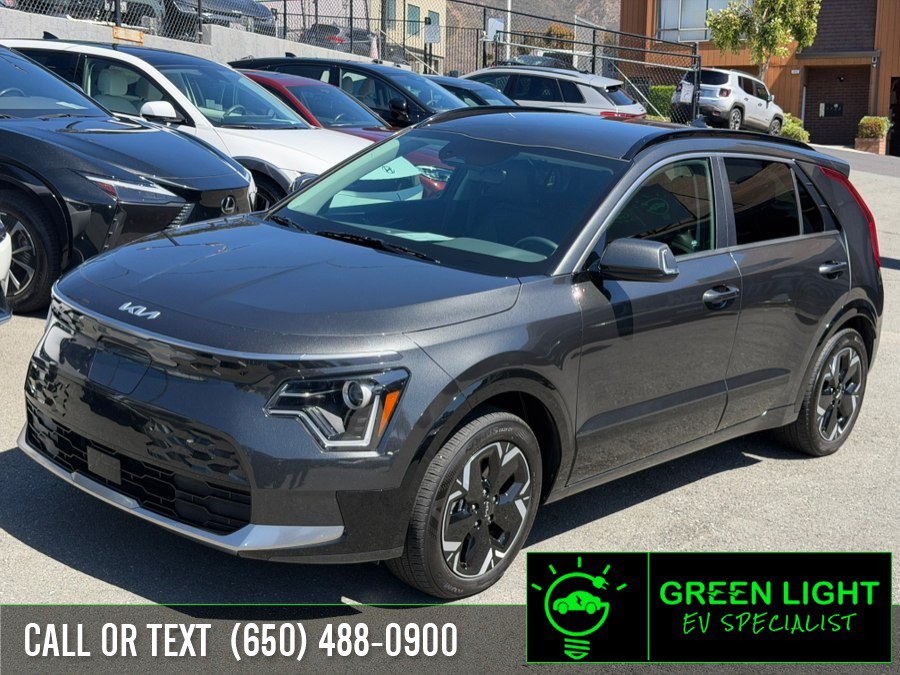 Used 2024 Kia Niro Wind w/ Wind Preserve Package FWD image 1