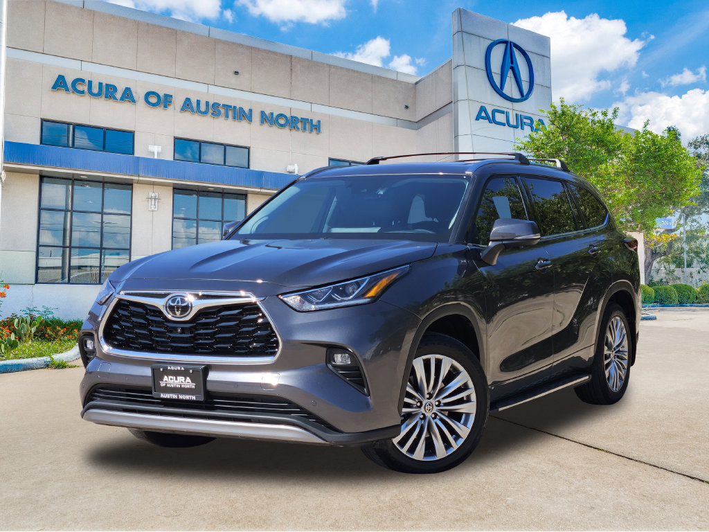 Used 2024 Toyota Highlander Platinum AWD/4WD image 3