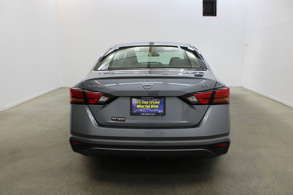 Used 2024 Nissan Altima 2.5 SV image 4