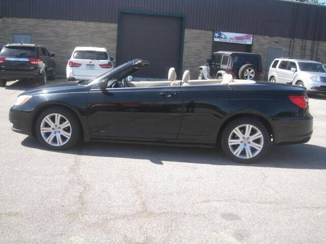 Used 2012 Chrysler 200 Touring image 11