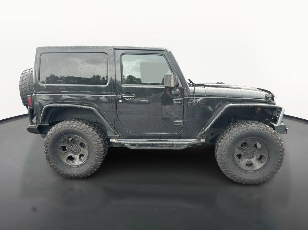 Used 2014 Jeep Wrangler Sahara w/ Connectivity Group AWD/4WD image 2