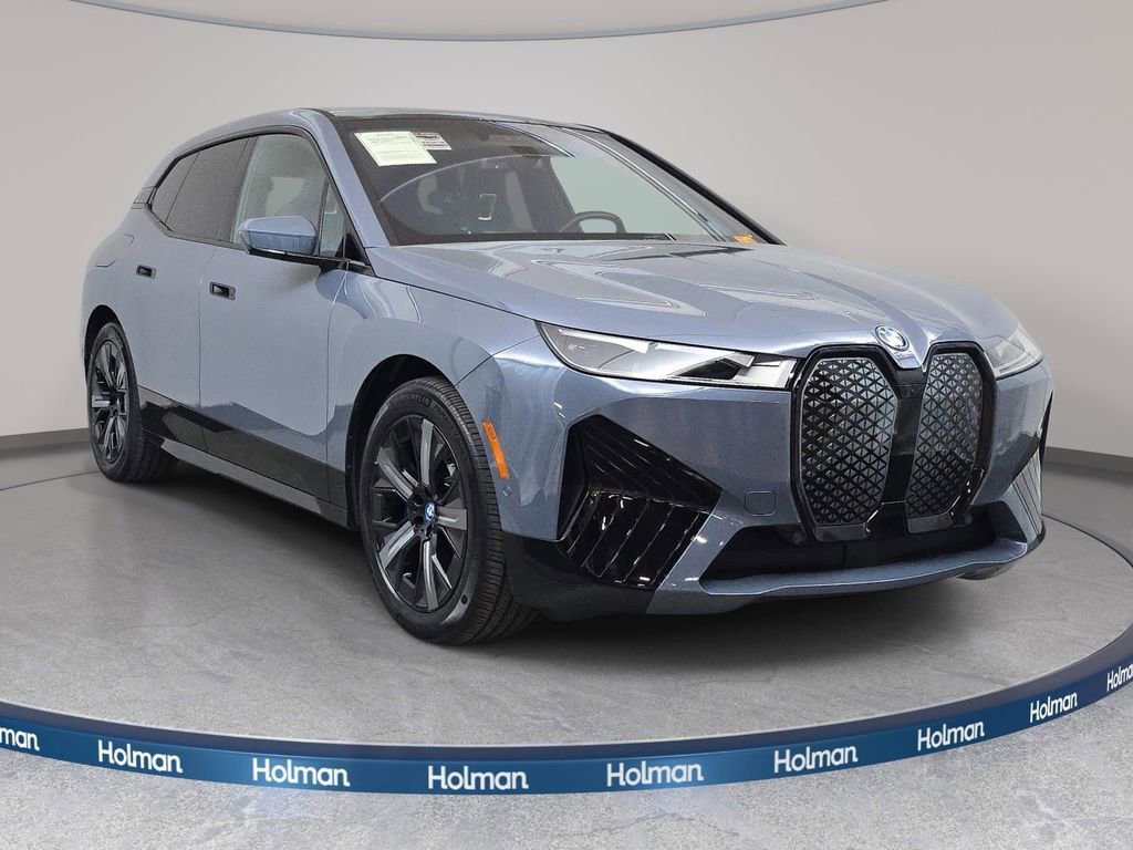 Used 2023 BMW iX xDrive50 w/ Premium Package image 3