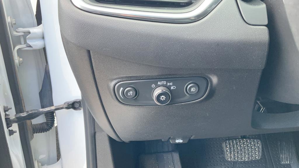 Certified 2022 Chevrolet Equinox Premier AWD/4WD image 30