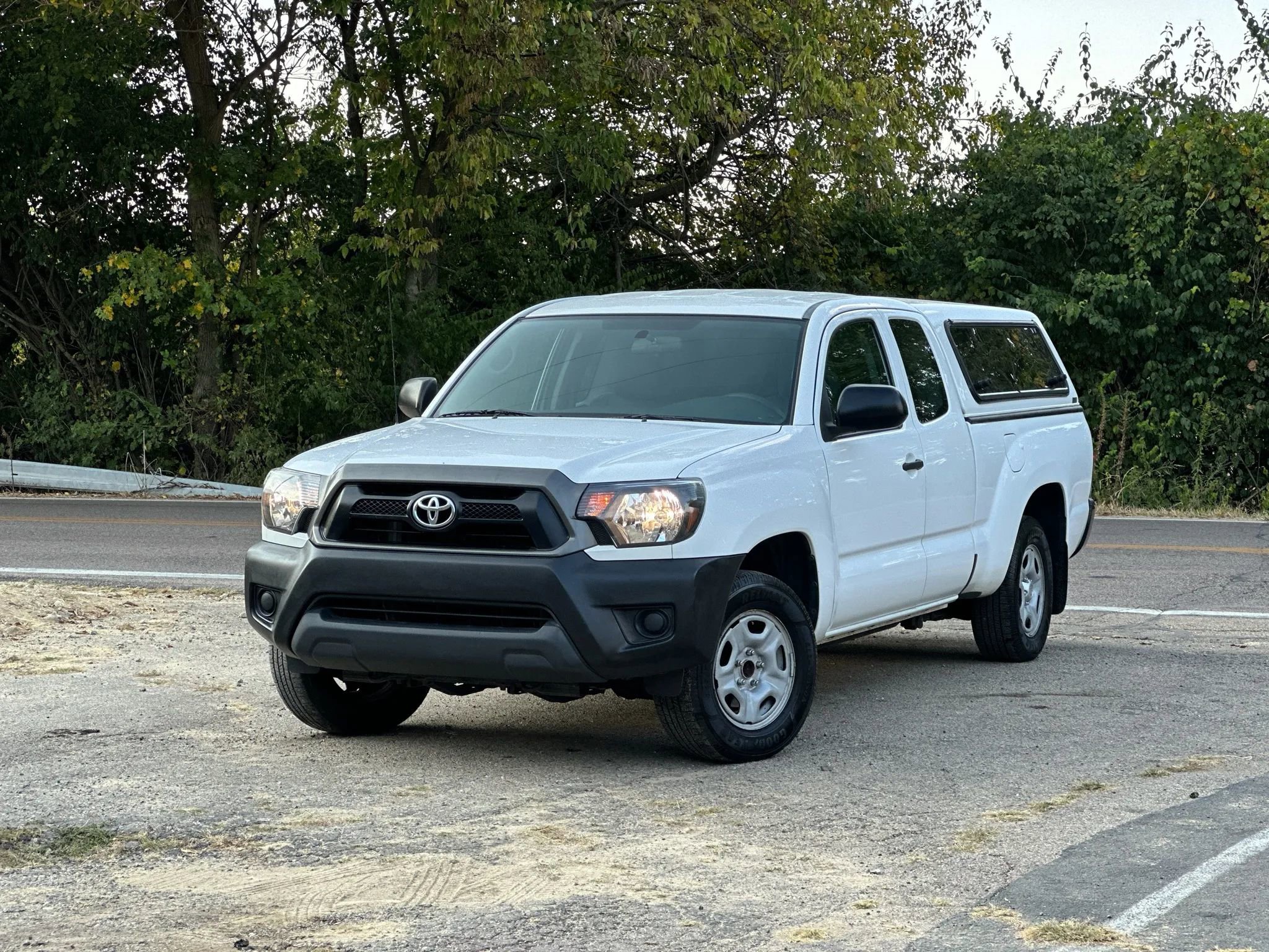 Used 2015 Toyota Tacoma 2WD Access Cab image 1