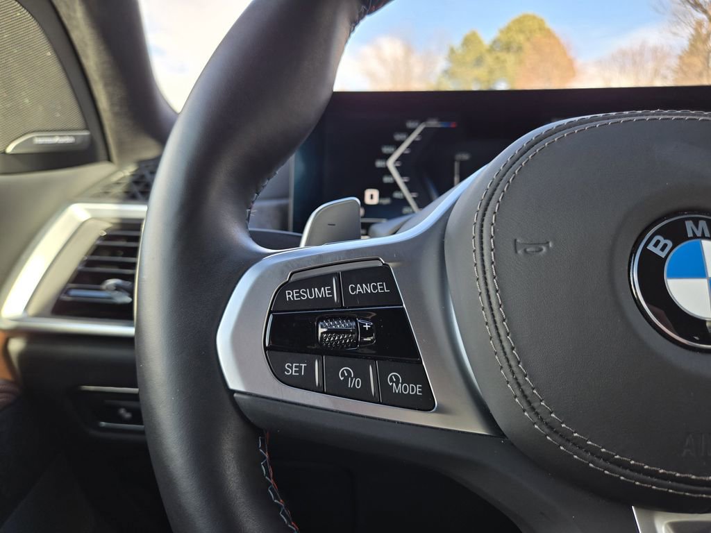 Certified 2025 BMW X7 M60i image 30