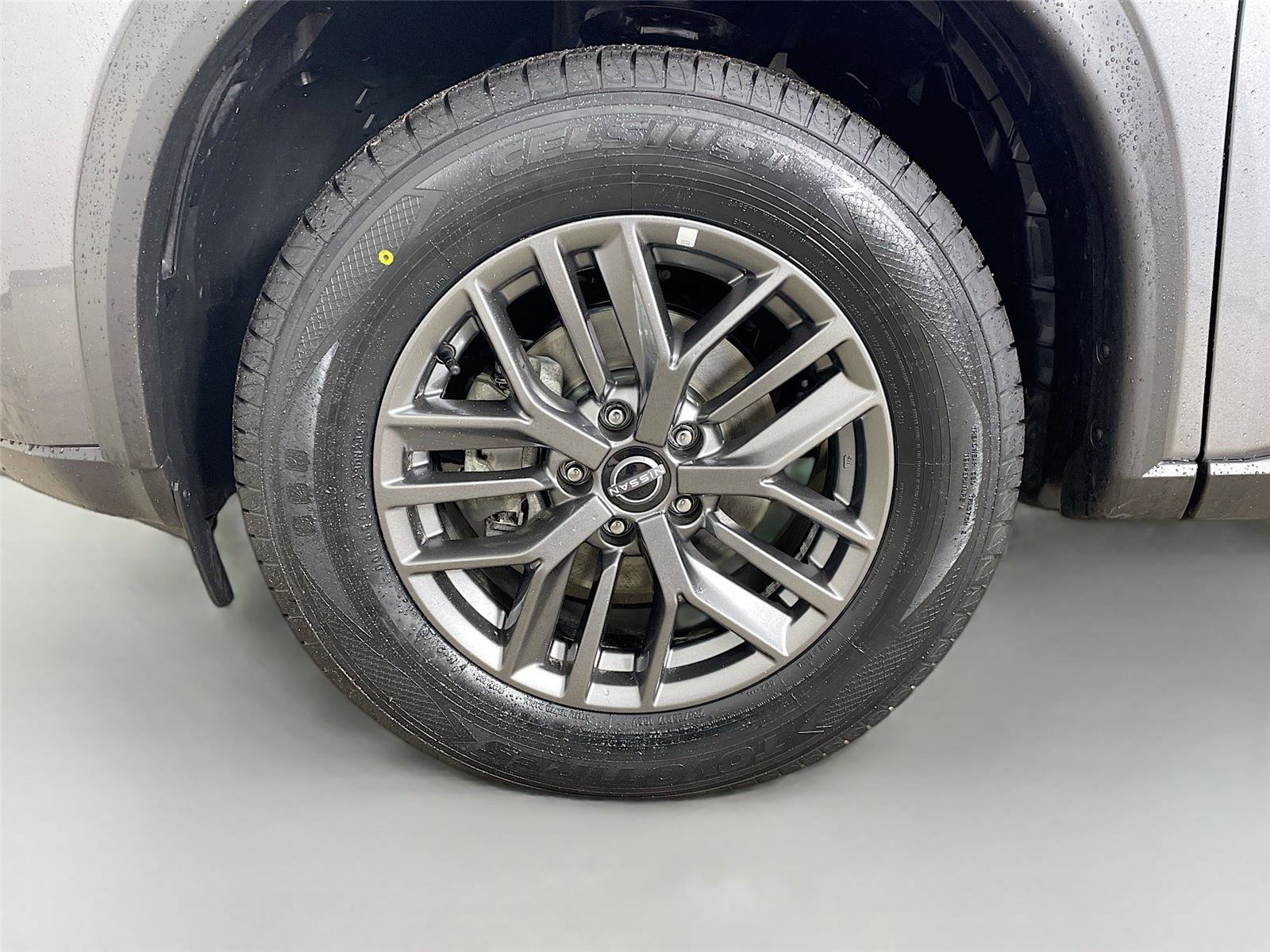 Used 2023 Nissan Rogue S AWD/4WD image 27