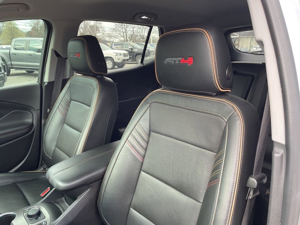 Used 2023 GMC Terrain AT4 image 7