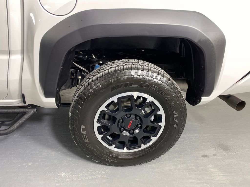 Used 2024 Toyota Tacoma TRD Off-Road w/ TRD Off Road Upgrade Package image 29