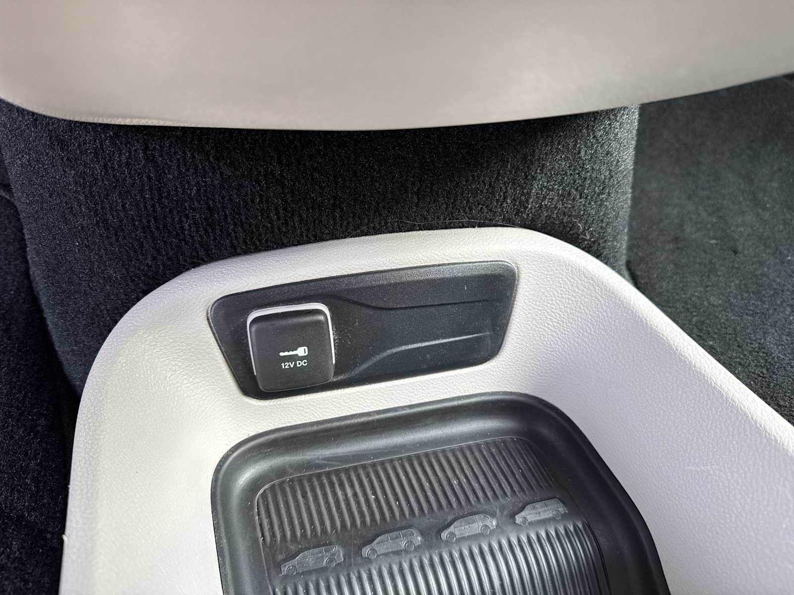 Used 2024 Chrysler Pacifica Touring-L FWD image 27