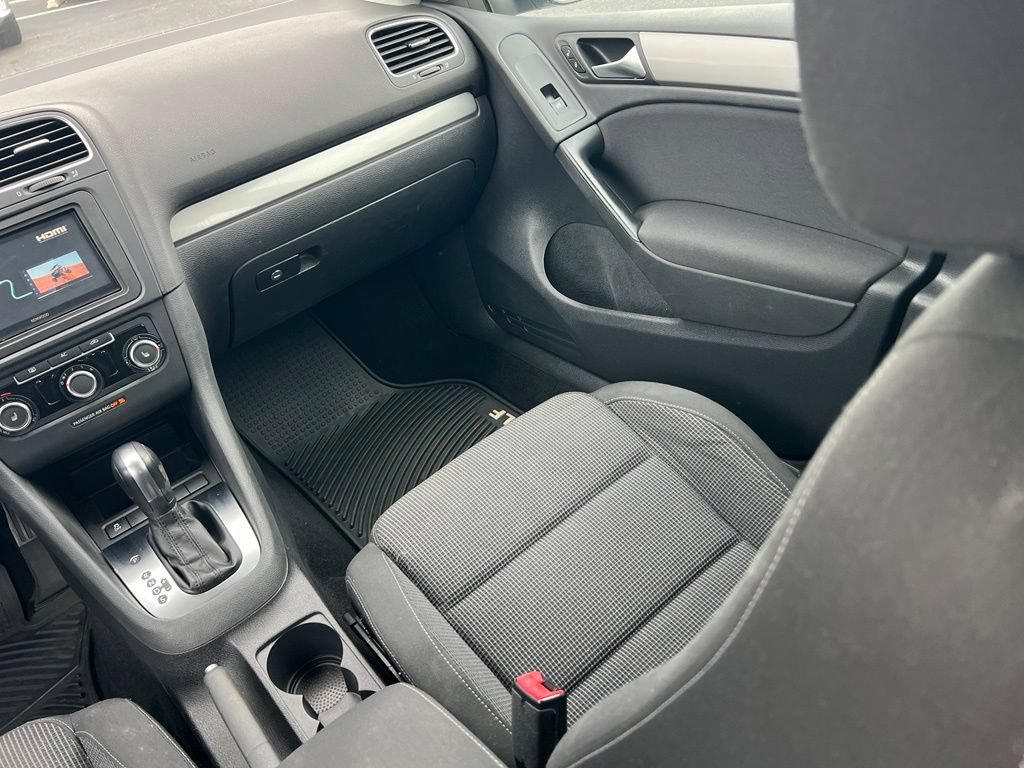Used 2012 Volkswagen Golf 4-Door FWD image 11