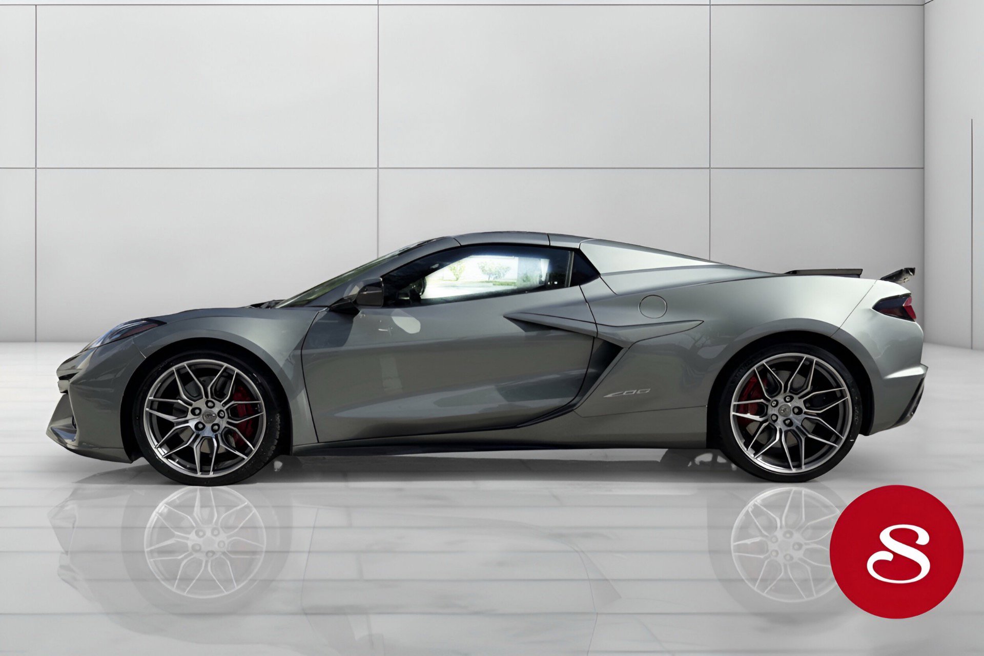 Used 2023 Chevrolet Corvette Z06 w/ Chrome Exterior Badge Package RWD image 4