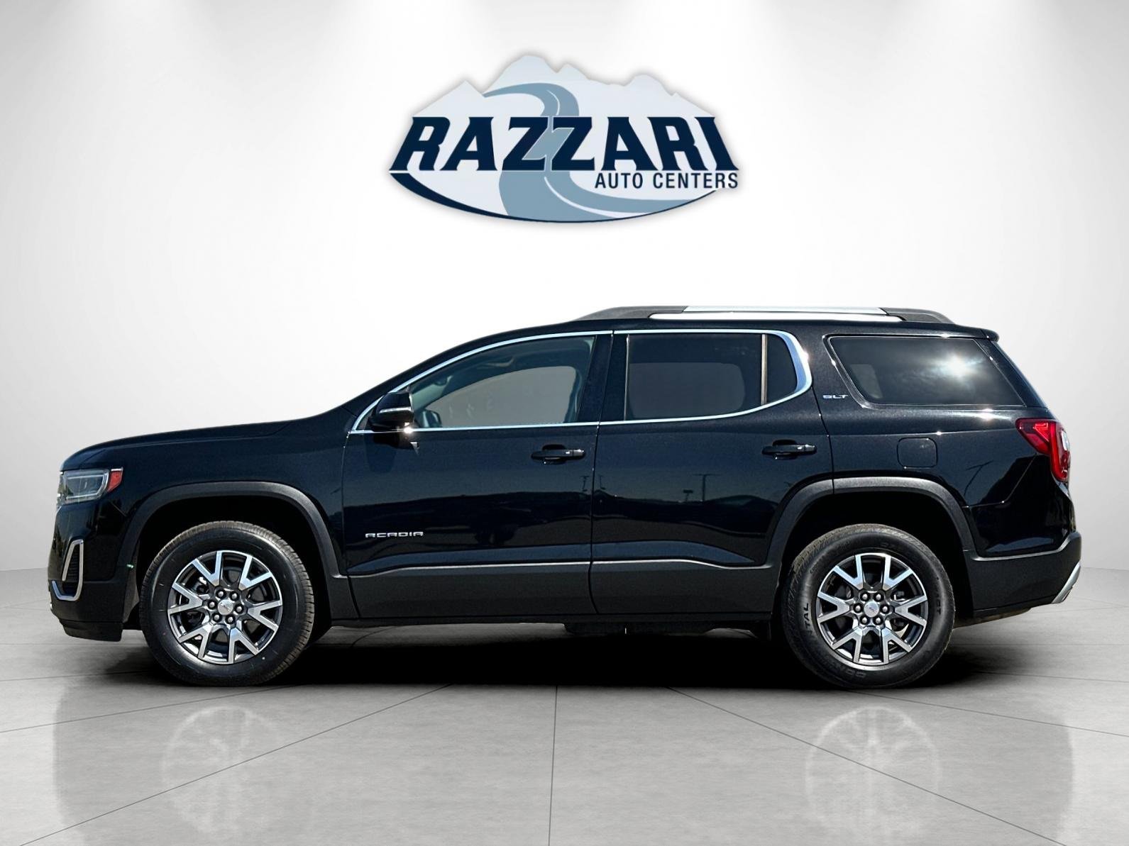 Used 2023 GMC Acadia SLT image 6