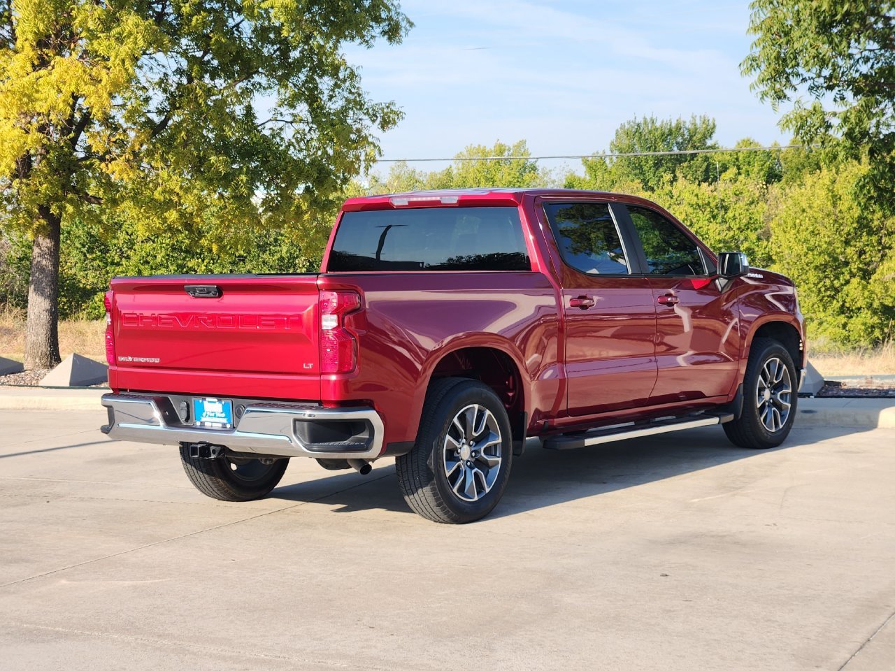 Used 2024 Chevrolet Silverado 1500 LT RWD image 5