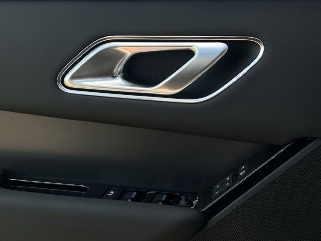 New 2026 Land Rover Range Rover Velar S image 25