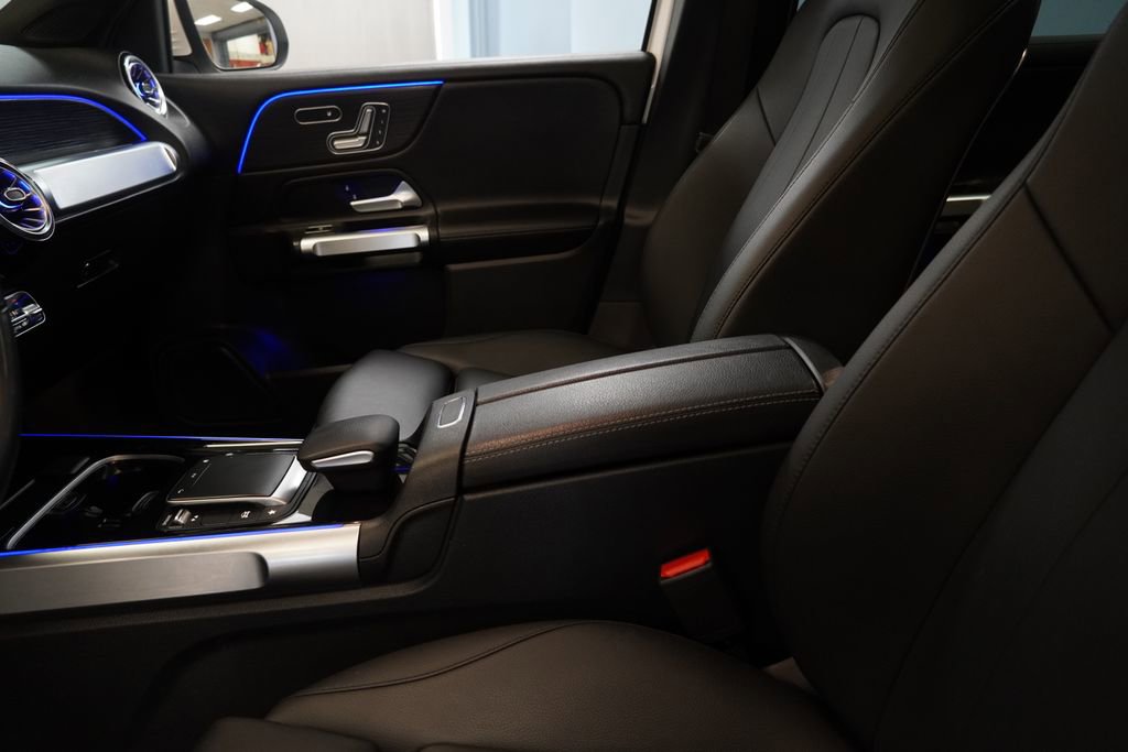 Used 2023 Mercedes-Benz GLB 250 4MATIC image 8