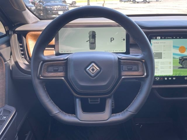 Used 2025 Rivian R1T Premium AWD/4WD image 13