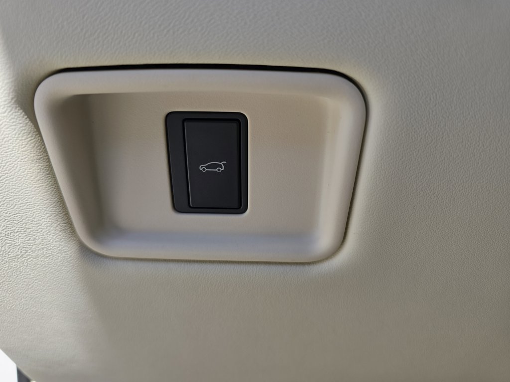 New 2025 Land Rover Range Rover SV AWD/4WD image 26
