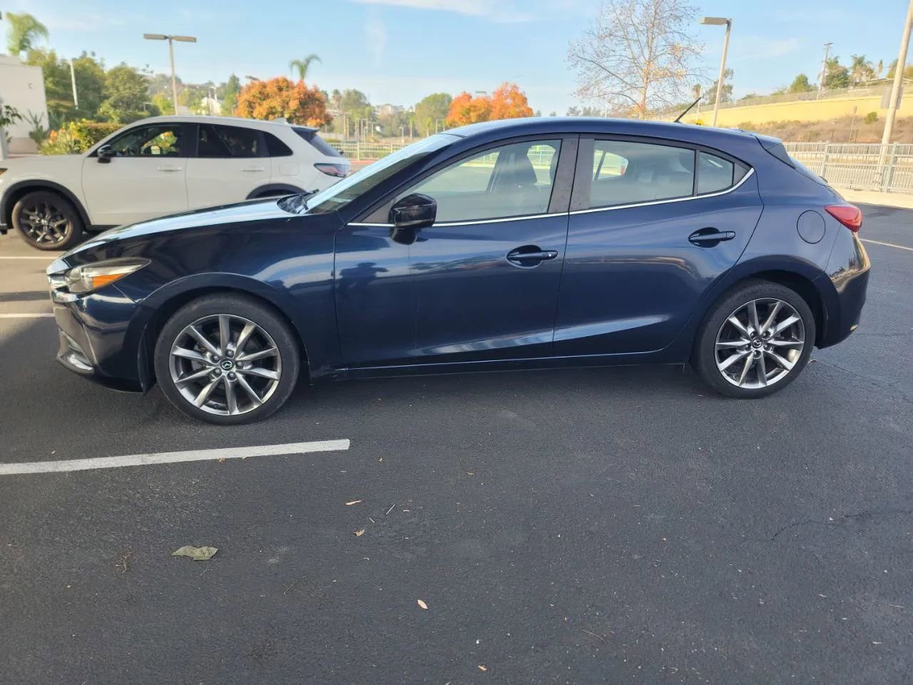 Used 2018 MAZDA MAZDA3 Touring image 4